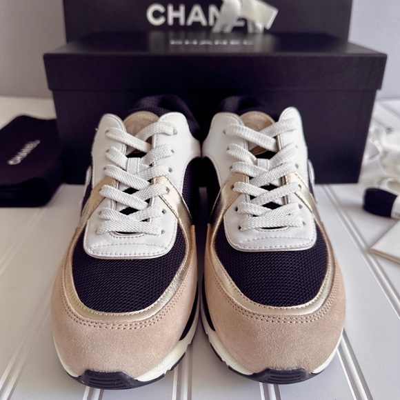 Chanel Women’s Mesh Suede Calfskin CC Sneakers Size 39 In White Black Beige Gold - Picture 8 of 16